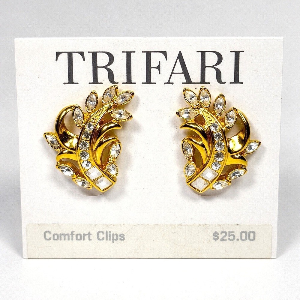 Vintage 90s Trifari Gold Tone Rhinestone Leaf Clip On Earrings Marquise Glam NWT